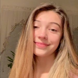 Meet your Posher, Chloe